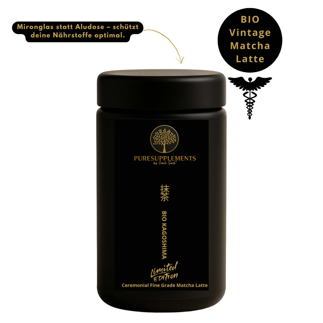 Bio Premium Vintage Kagoshima Matcha Latte mit Kokosnuss, Lucuma, Bourbon-Vanille, Ceylon Zimt & Dattelpulver (Limited Edition, 30g, Mironglas)